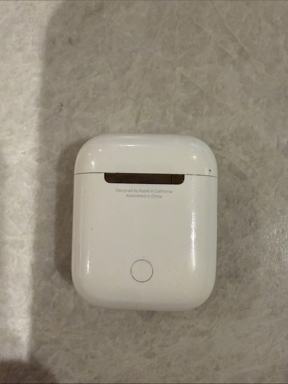 Apple White Wireless Earbud Charging Case and AirPods